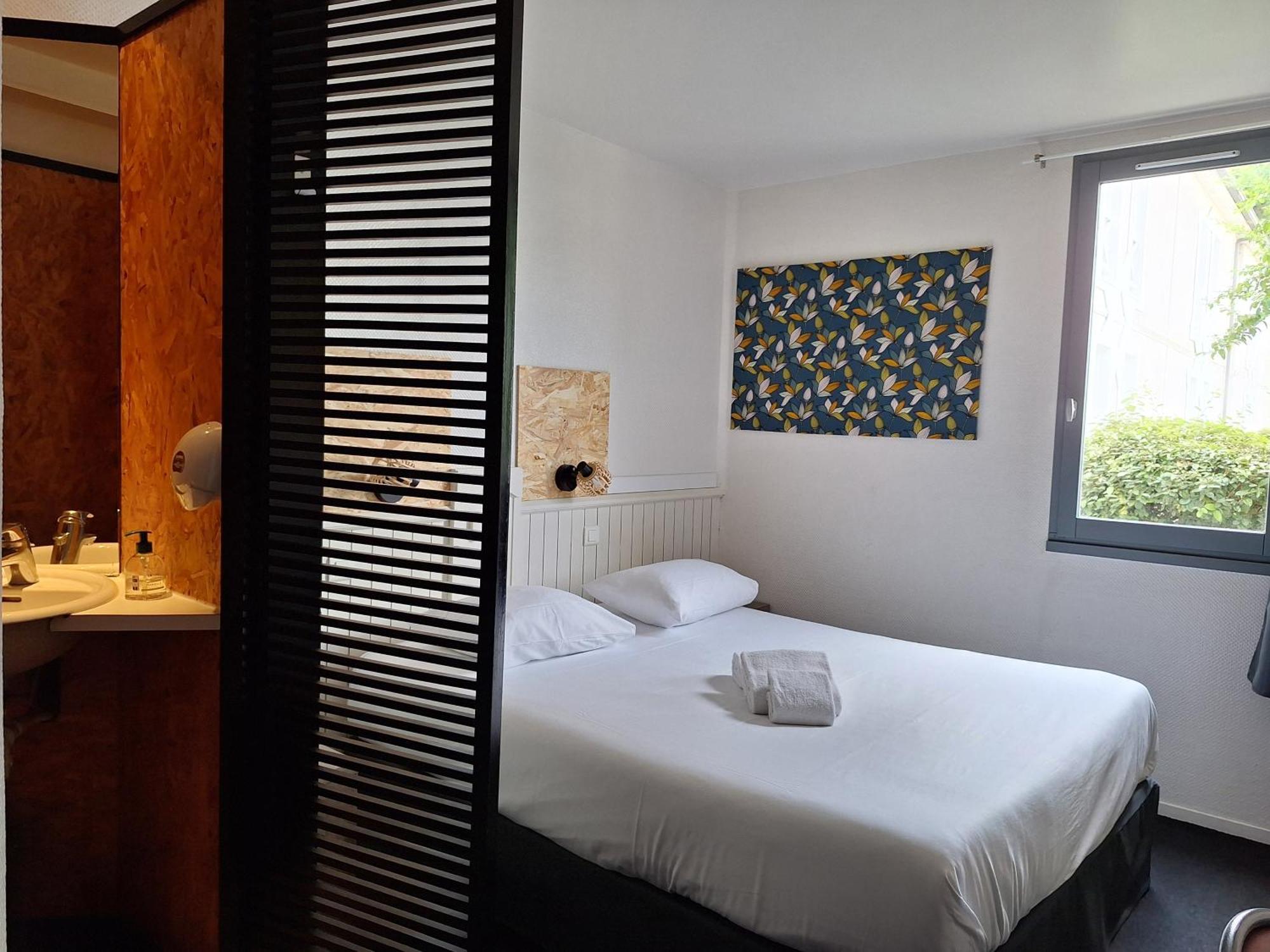 Escale Kennedy Hotel Merignac  Bagian luar foto