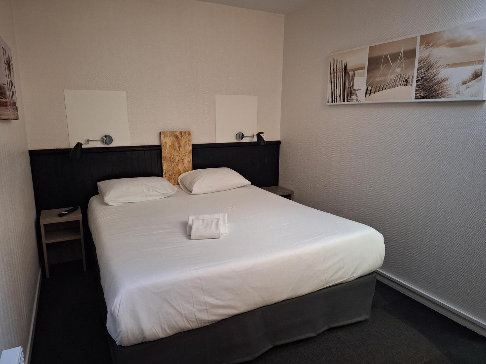 Escale Kennedy Hotel Merignac  Bagian luar foto