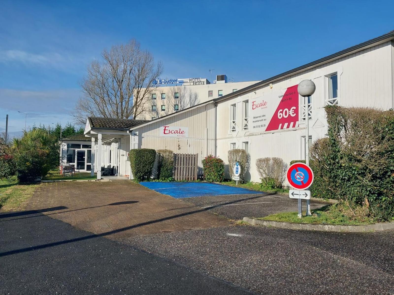 Escale Kennedy Hotel Merignac  Bagian luar foto