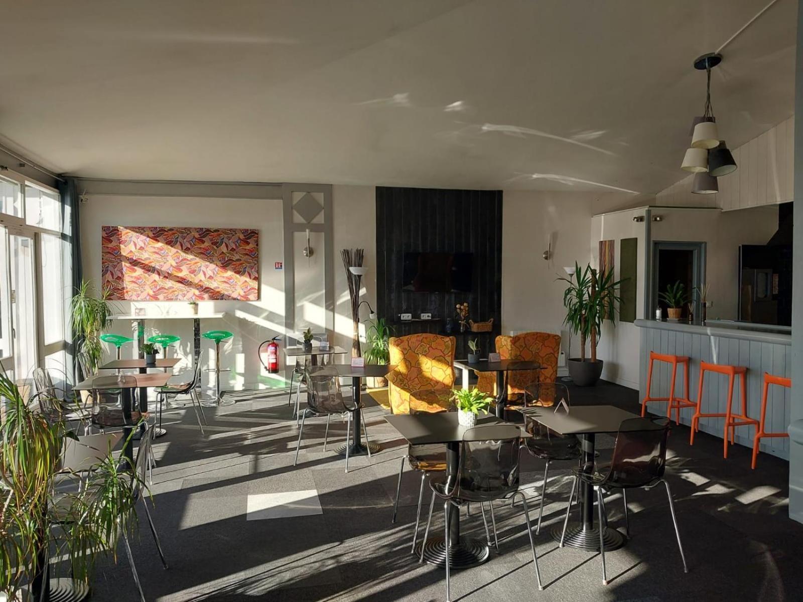 Escale Kennedy Hotel Merignac  Bagian luar foto