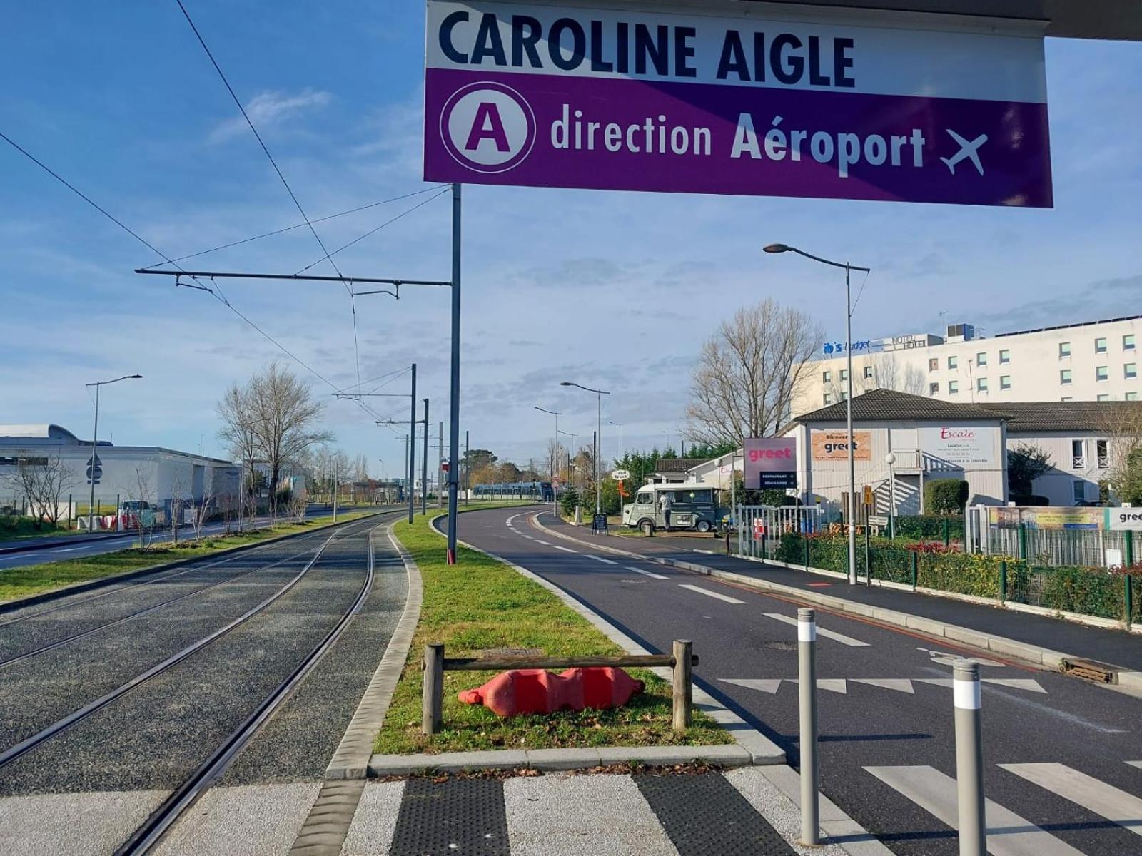 Escale Kennedy Hotel Merignac  Bagian luar foto